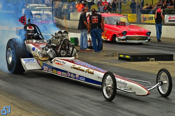 The ladder had me paired against Hall of Famer Preston Davis in his front engine dragster, the Southern Pride.